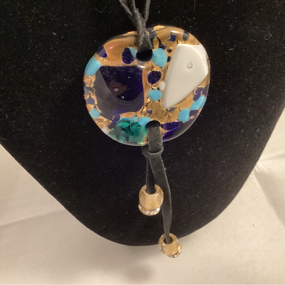 Murano Glass pendant on Suede Necklace - Picture 2 of 7